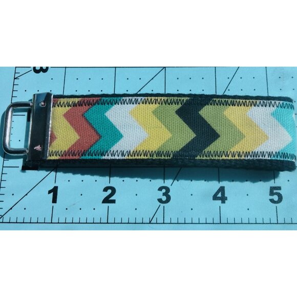 Chevron Pattern Fabric Key Fob Wristlet Lanyard Handle Strap - Picture 3 of 3